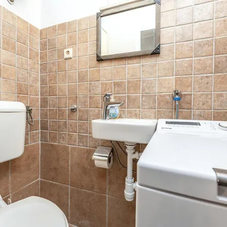 One Bedroom House With Terrace And Pool Semesterbostad