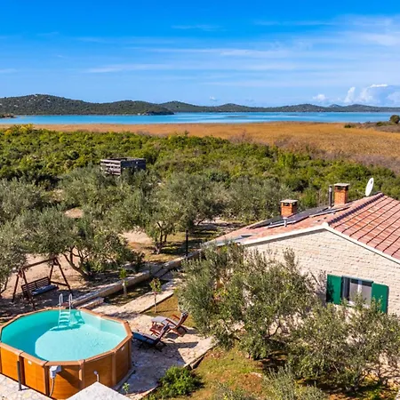 One Bedroom House With Terrace And Pool