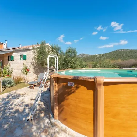 One Bedroom House With Terrace And Pool * Pirovac