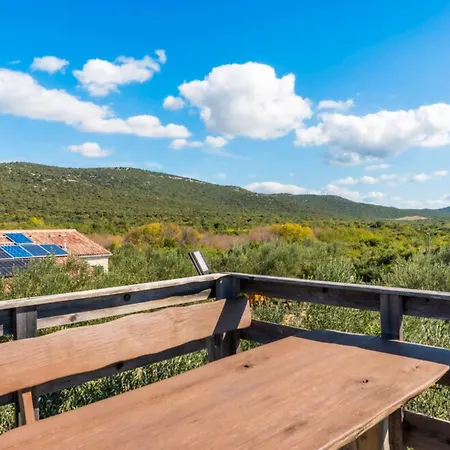 One Bedroom House With Terrace And Pool Pirovac