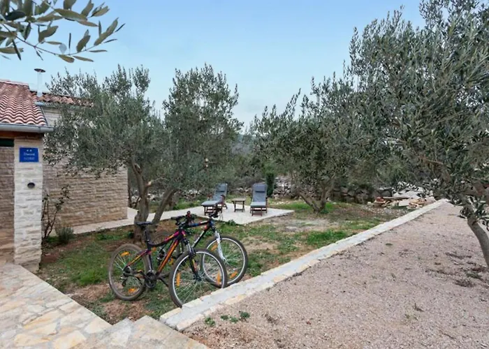 One Bedroom House With Terrace And Pool Tatil Evi