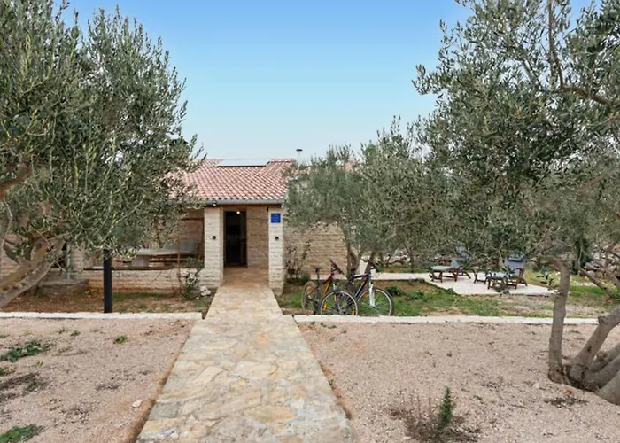 One Bedroom House With Terrace And Pool Tatil Evi *