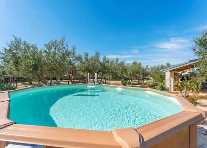 One Bedroom House With Terrace And Pool *